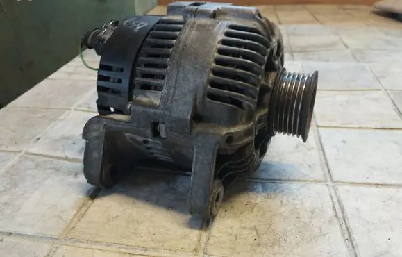 BMW 3 E46 Generator/alternator 1435429 2541961A