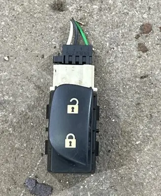 Saab 9-3 Ver2 Central locking switch button 12791171