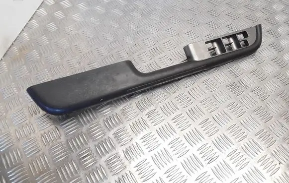 Nissan X-Trail T30 Front door window switch trim 809498H700
