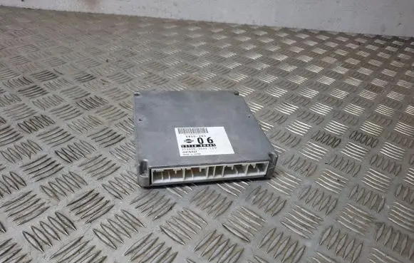 Nissan X-Trail T30 Engine control unit/module 237108H861 5800203 2758002032
