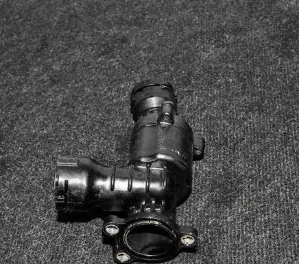 Audi Q5 SQ5 Thermostat 04L121111H
