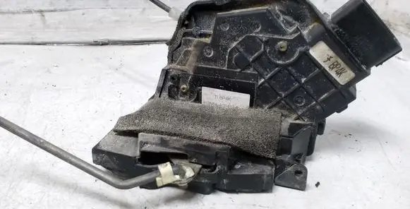 Mazda 3 I Rear door lock 3N6AA26412B