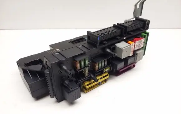 Mercedes-Benz C W204 SAM control unit A2049060205
