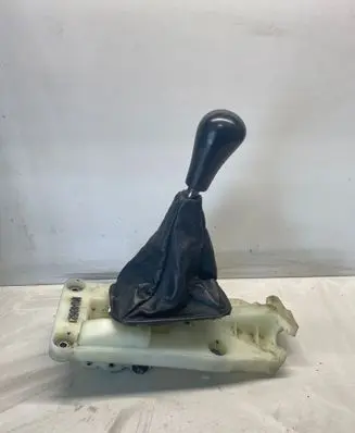 Nissan X-Trail T30 Gear shifter/selector M040521