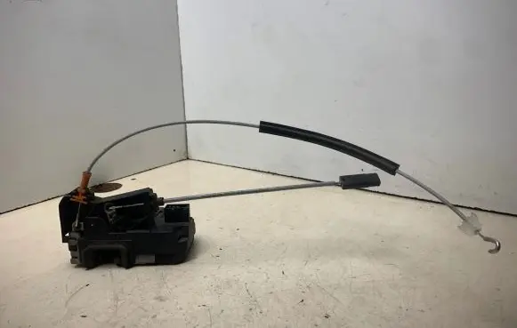 Opel Meriva A Front door lock 13154792