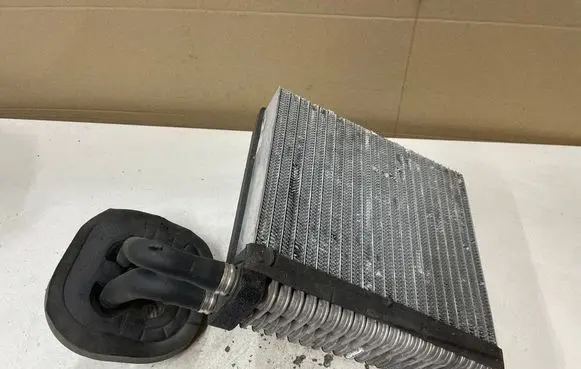 Volvo V50 Air conditioning (A/C) radiator (interior) N668005F068