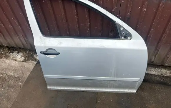 Skoda Octavia Mk2 (1Z) Front door