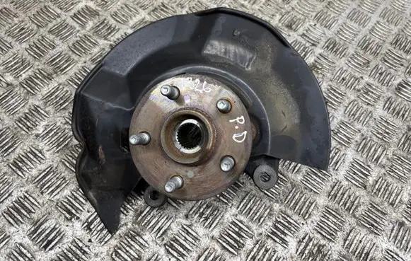 Toyota Prius (XW50) Front wheel hub 160801A
