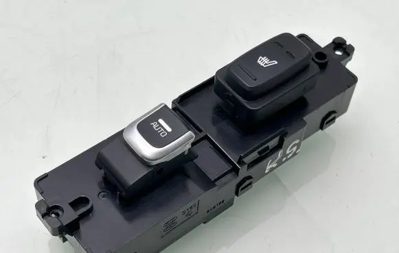 KIA Sorento Electric window control switch 93580C5110WK P8C0165 00150812