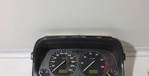 Volkswagen Golf III Speedometer (instrument cluster) 1H0919864J