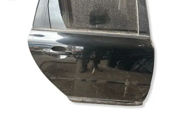 Volvo V70 Rear door 