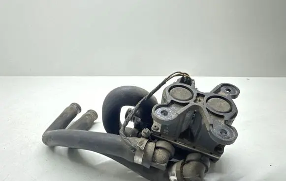 BMW 5 E34 Coolant heater control valve 8391417 1390166 1384711