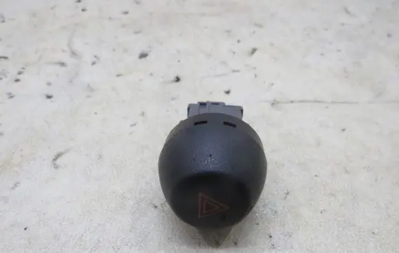 Toyota RAV 4 (XA30) Hazard light switch 114-3X070