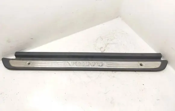 Volvo S40, V40 Front sill trim cover 30818422