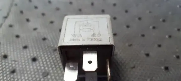 Volkswagen Golf III Other relay 8D0951253A V23134-B52-X301