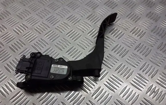 Seat Cordoba (6L) Accelerator throttle pedal 6Q1721503B