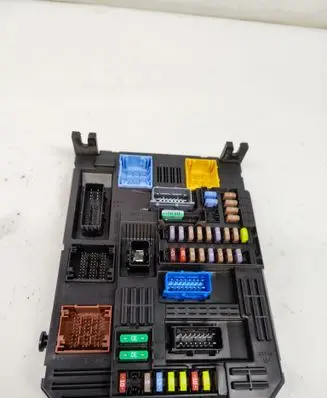 Citroen C4 Cactus Fuse module 9819851480