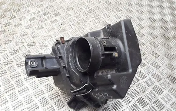 Honda CR-V Air filter box