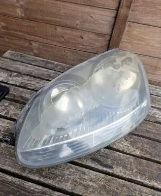 Volkswagen Golf V Headlight/headlamp