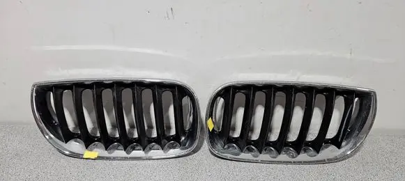 BMW X3 E83 Front grill 51133402910