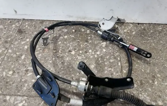 Lexus RX 450H Gear shift cable linkage
