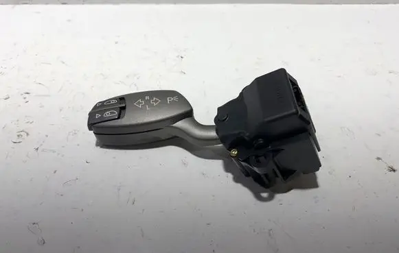 BMW 7 E65 E66 Indicator stalk 6911516 PA66MX40 01106700