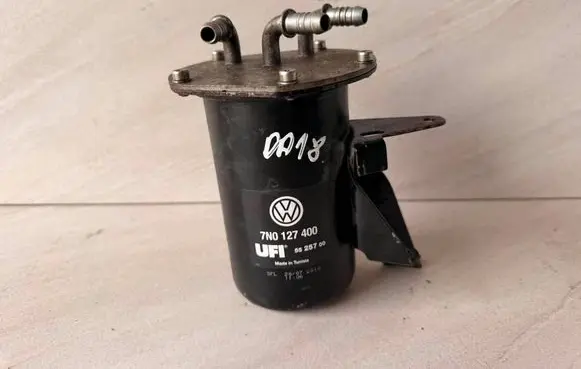 Volkswagen PASSAT B7 Fuel filter housing 7N0127400 3AA127399M