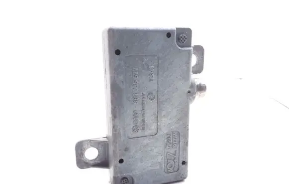 Volkswagen PASSAT B3 Aerial antenna amplifier 357035577