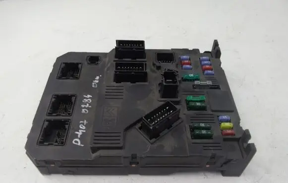 Peugeot 407 Fuse module 9655221080 BSIS0200