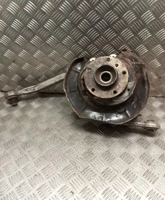 BMW 5 E39 Rear wheel hub