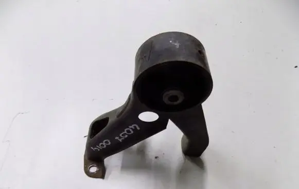 Peugeot 208 Engine mount bracket