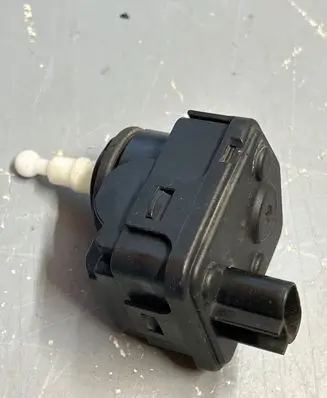 Volvo V70 Headlight level adjustment motor 00728232