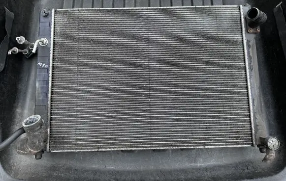 Infiniti M30 Radiator set 11052512