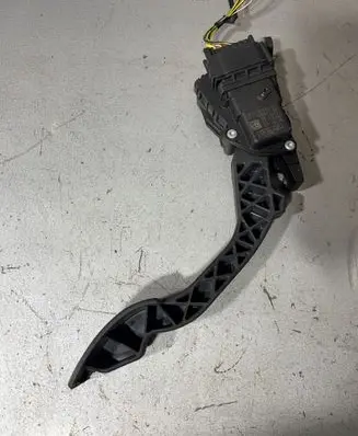 Ford Focus C-MAX Accelerator throttle pedal 3M519F836CF 6PV00864109