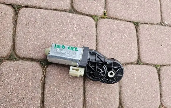 Opel Insignia B Seat adjustment motor 51000