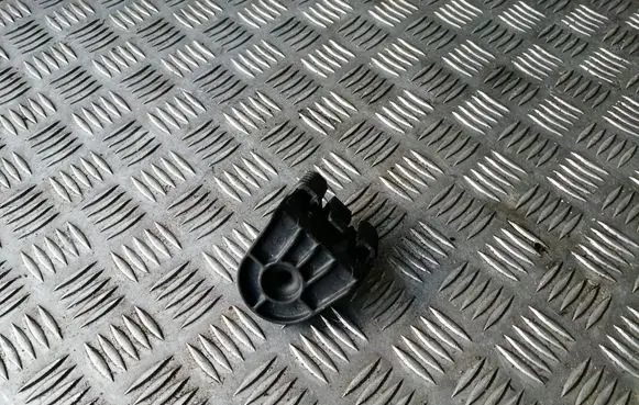 Mercedes-Benz SLK R171 Radiator mount bracket A1715040540