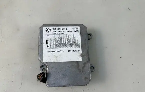Skoda Fabia Mk1 (6Y) Airbag control unit/module 1C0909605K