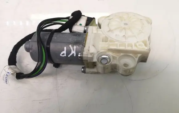 Mercedes-Benz E W211 Front door window regulator motor A2118202942 A130821970 A2035403705
