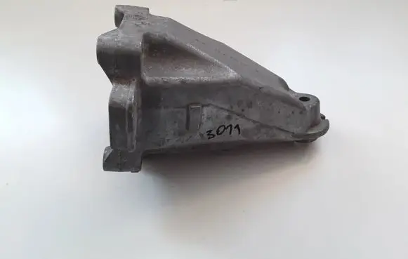 Mercedes-Benz C W205 Engine mounting bracket A2742231004