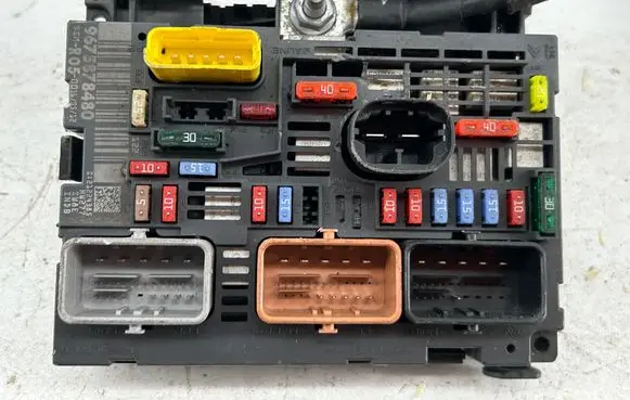 Peugeot 308 BSM Control unit 9675878480