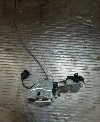Volkswagen Touareg I Tailgate lock latch 7L0827506E