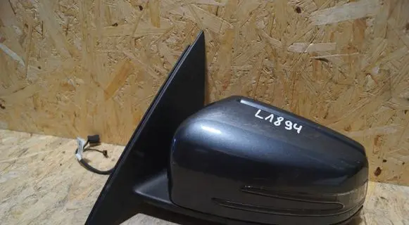 Mercedes-Benz C W204 Front door electric wing mirror