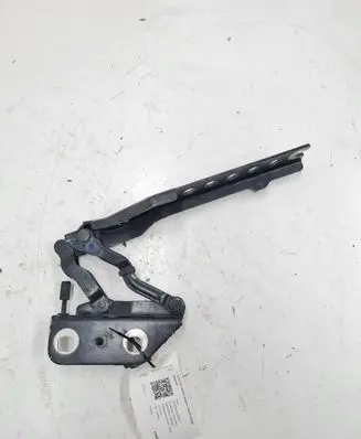 Engine bonnet/hood hinges