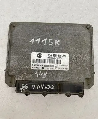 Skoda Octavia Mk1 (1U) Engine control unit/module 06A906019AN 5WP437403