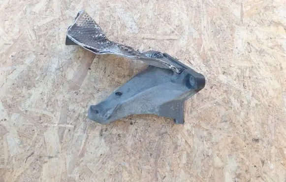 Audi A6 S6 C5 4B Engine mounting bracket 8D199308M