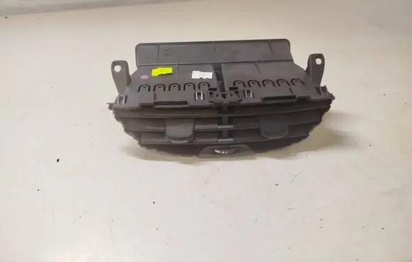 Peugeot 208 I Dash center air vent grill 9672848677