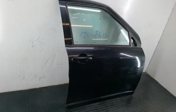 Suzuki Swift I Front door ZCE