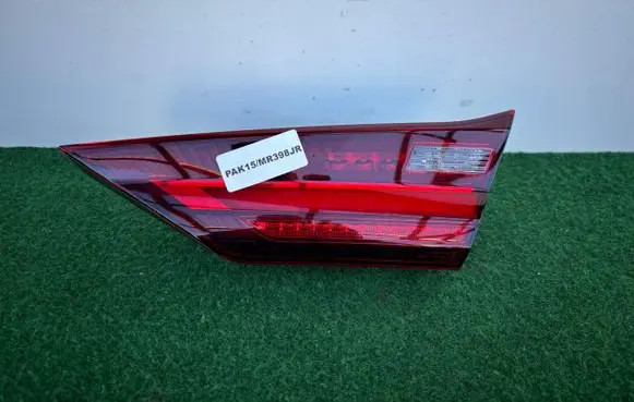 BMW 1 F40 Tailgate rear/tail lights 647752