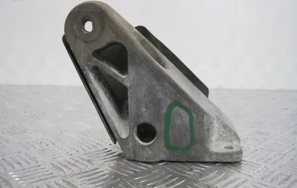 BMW X3 E83 Gearbox mounting bracket 3414582