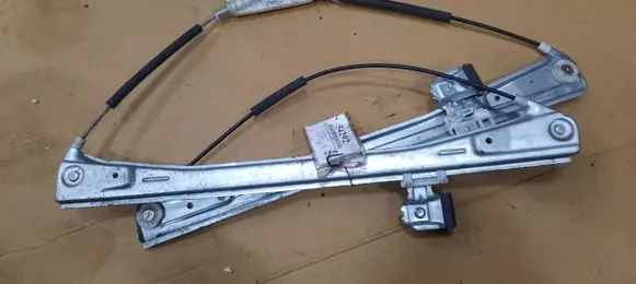 KIA Carens II Front window lifting mechanism without motor